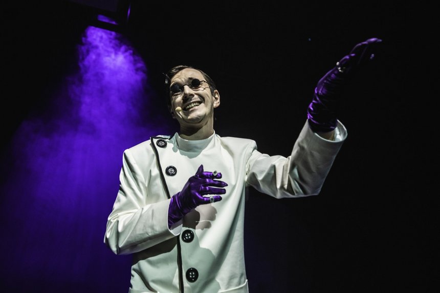 „Bim-Bom-Boom! Pracoholiczna komedia romantyczna”- spektakl w Teatrze Powszechnym