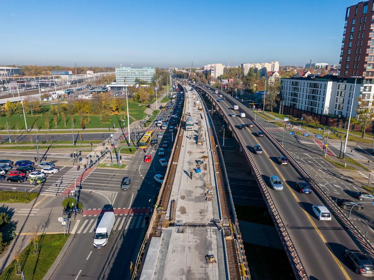 Remontowana zachodnia estakada i ruch na sąsiedniej nitce al. Włókniarzy