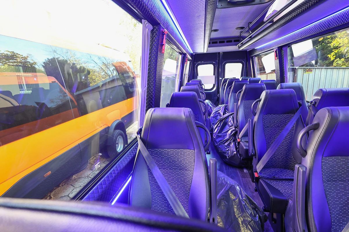 Wnętrze nowego autobusu szkolnego