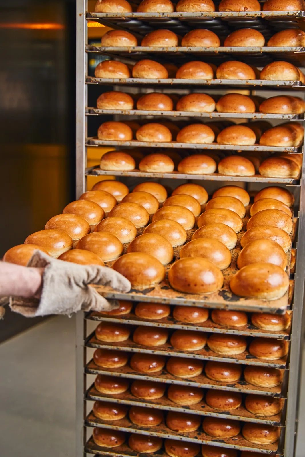 Kultowy burger z Berlina w Łodzi. Wybrali rynek Manufaktury – zdjęcie 3