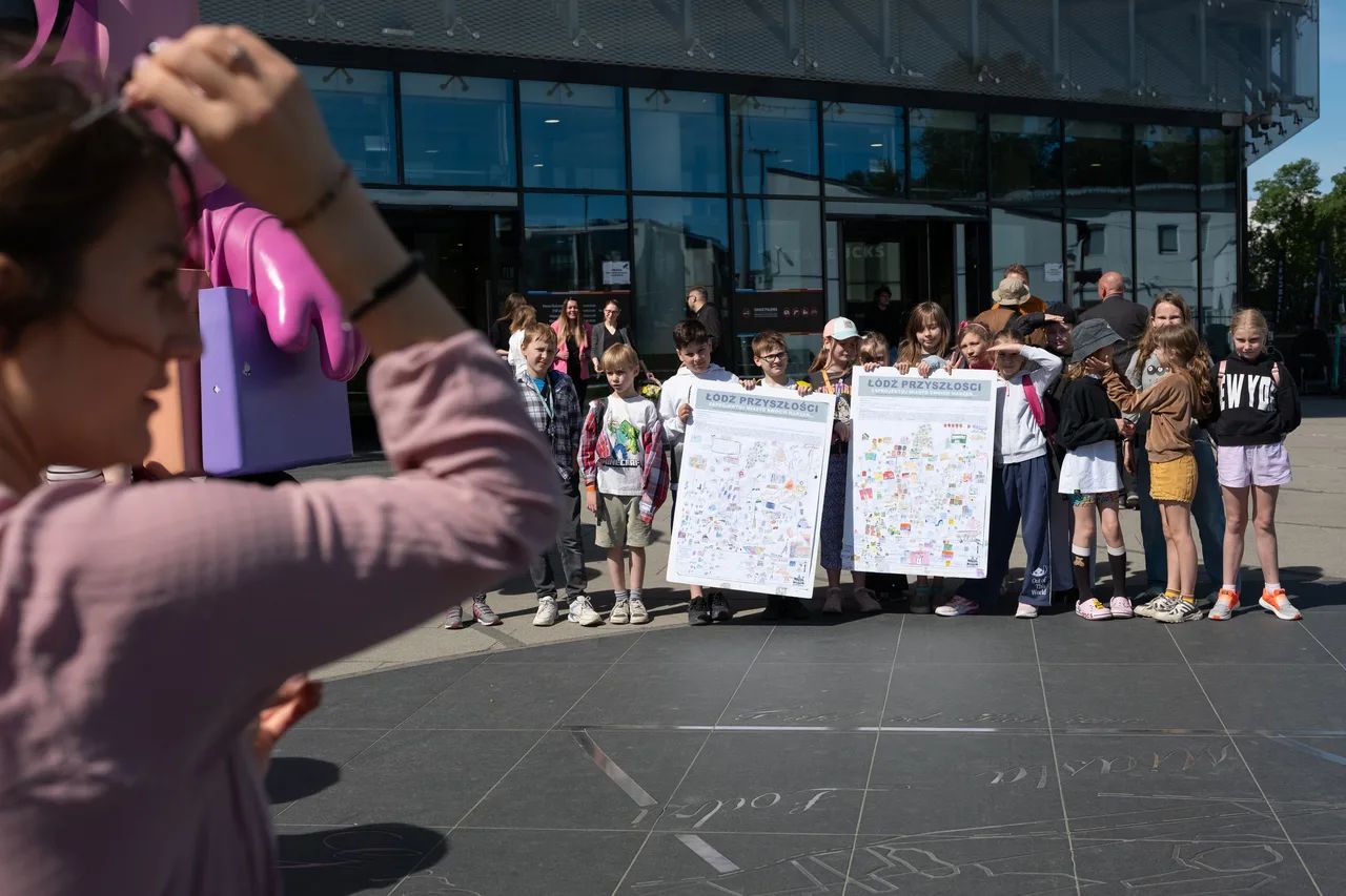 Hołd dla twórcy przemysłowej Łodzi. Rajmundalia pod pomnikiem – zdjęcie 3