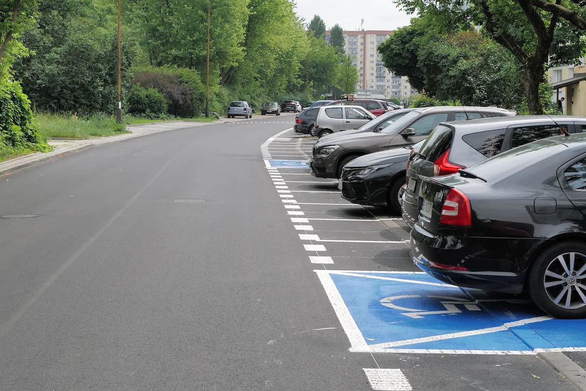 Bartoka po remoncie. Na Widzewie przybyło miejsc parkingowych – zdjęcie 3