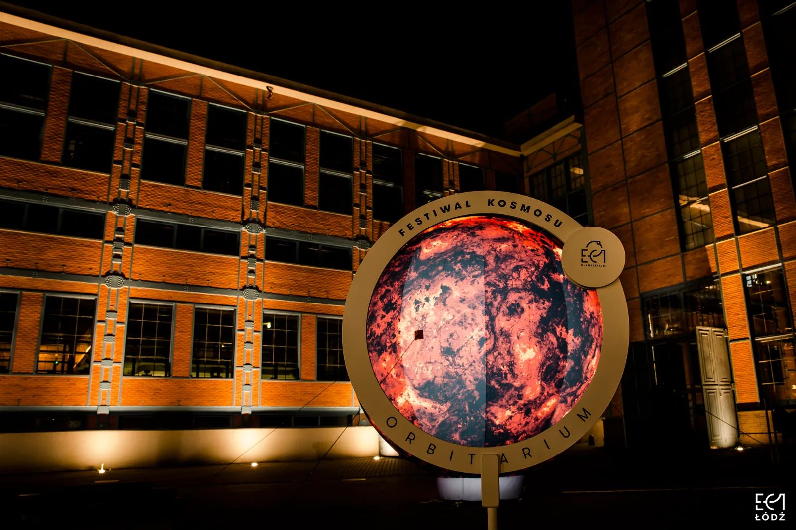 Festiwal Kosmosu w EC1. Planety XXL i seanse pod kopułą – zdjęcie 1