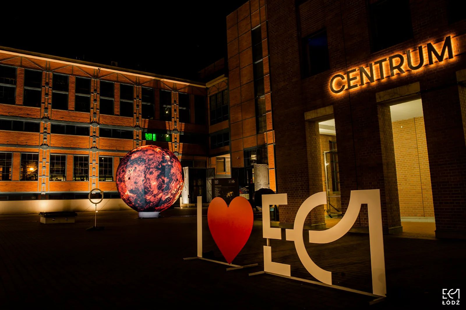 Festiwal Kosmosu w EC1. Planety XXL i seanse pod kopułą – zdjęcie 2