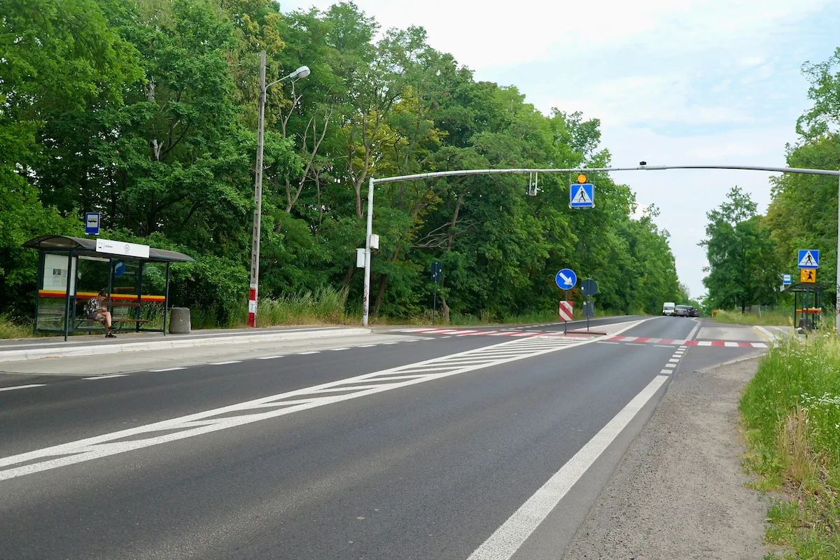 Nowe światła na Strykowskiej. Piesi czekali na tę zmianę – zdjęcie 3
