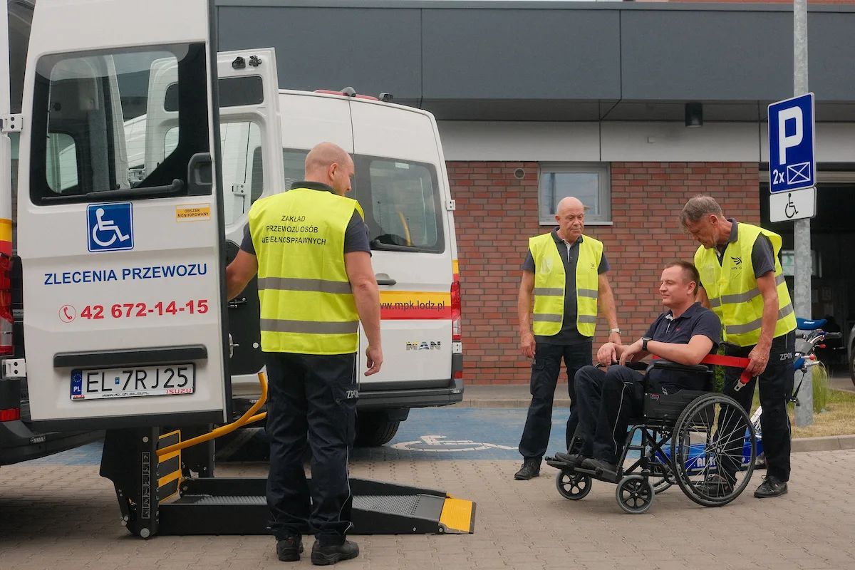 Nowe samochody dla osób z niepełnosprawnościami. MPK kupiło trzy auta – zdjęcie 4