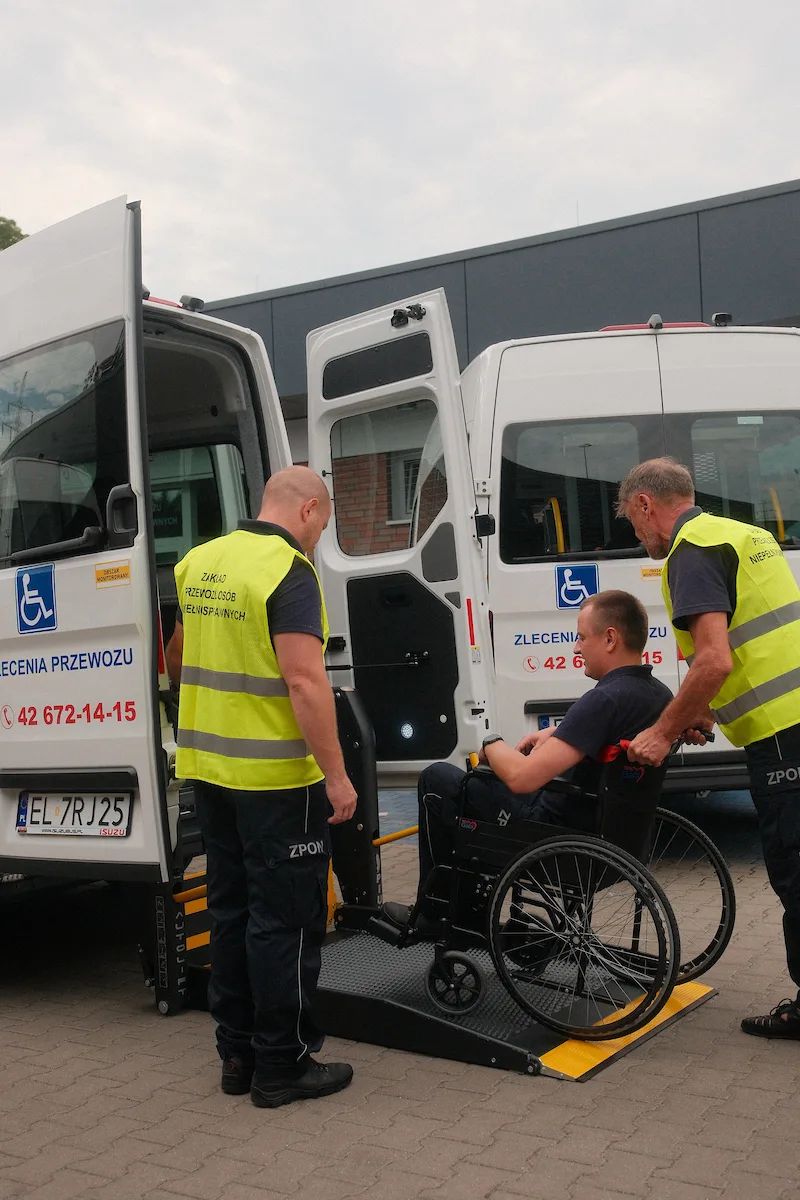Nowe samochody dla osób z niepełnosprawnościami. MPK kupiło trzy auta – zdjęcie 5