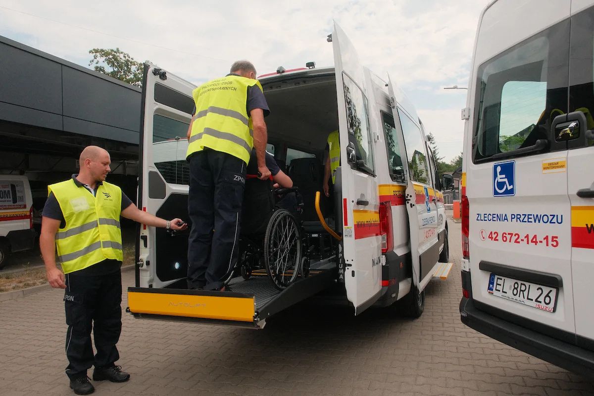 Nowe samochody dla osób z niepełnosprawnościami. MPK kupiło trzy auta – zdjęcie 6