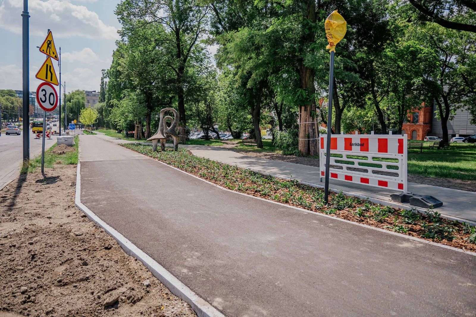 Koniec remontu przy Manufakturze. Rowerzyści ominą przystanki – zdjęcie 5