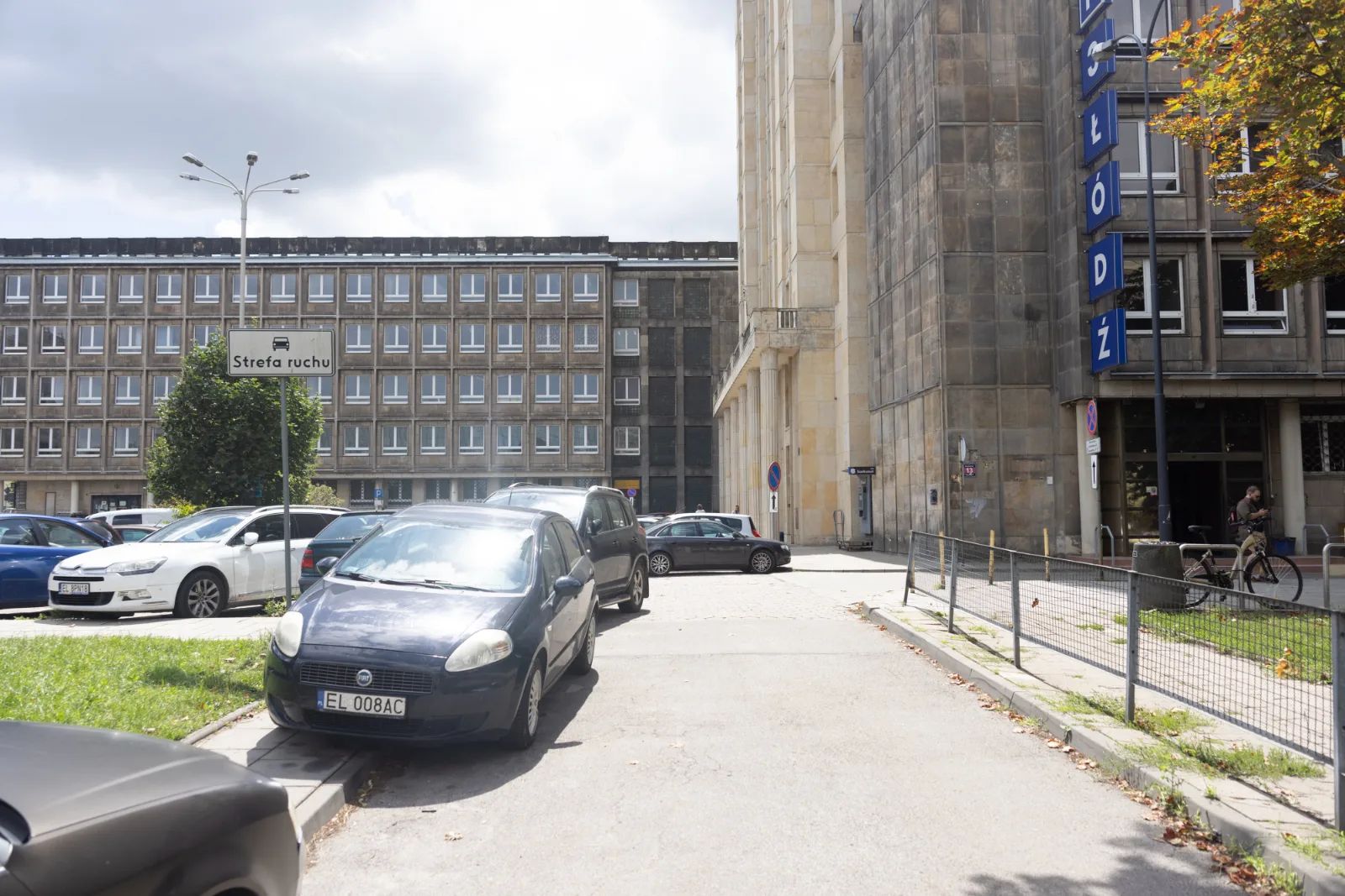 Koniec parkingu przy Filharmonii. Plac 4 Czerwca zmieni oblicze – zdjęcie 1