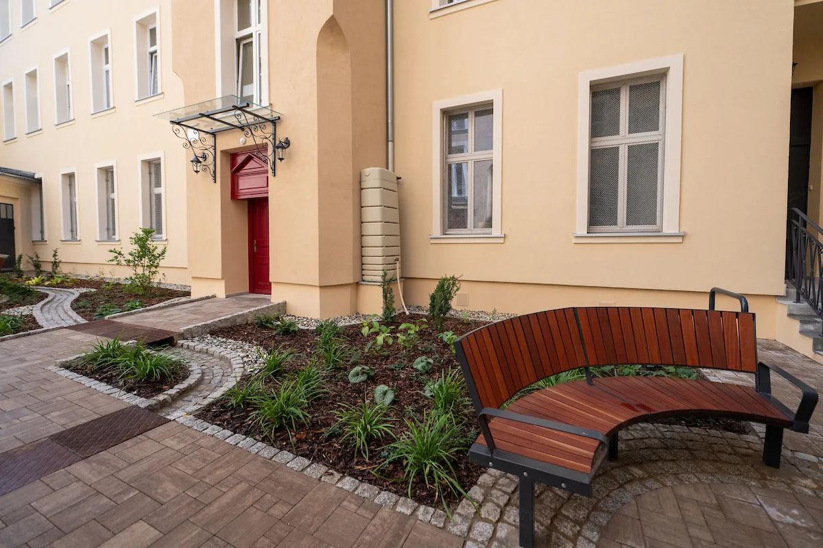 Traugutta 8 po remoncie. Zielone podwórko za 2,4 mln zł – zdjęcie 6