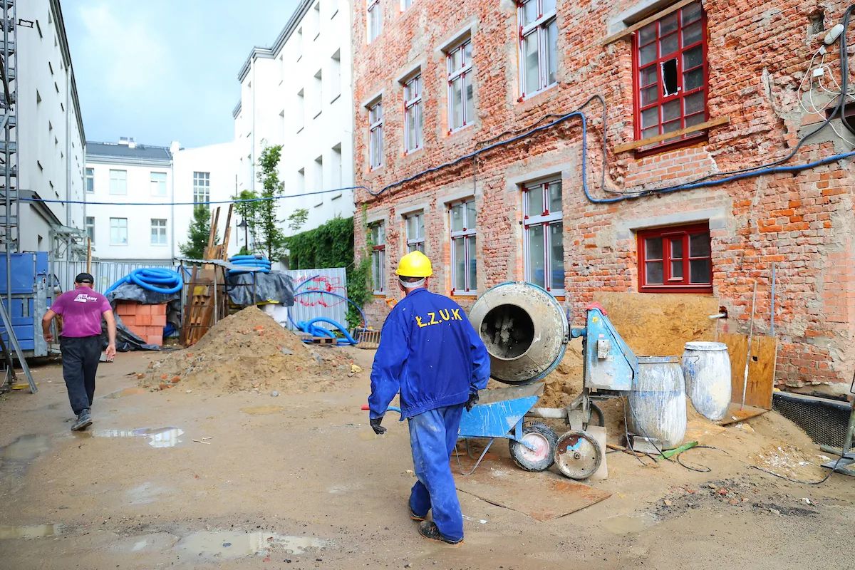 Miała kosztować 12 mln zł. Remont kamienicy na Włókienniczej podrożał o 6,6 mln zł – zdjęcie 3