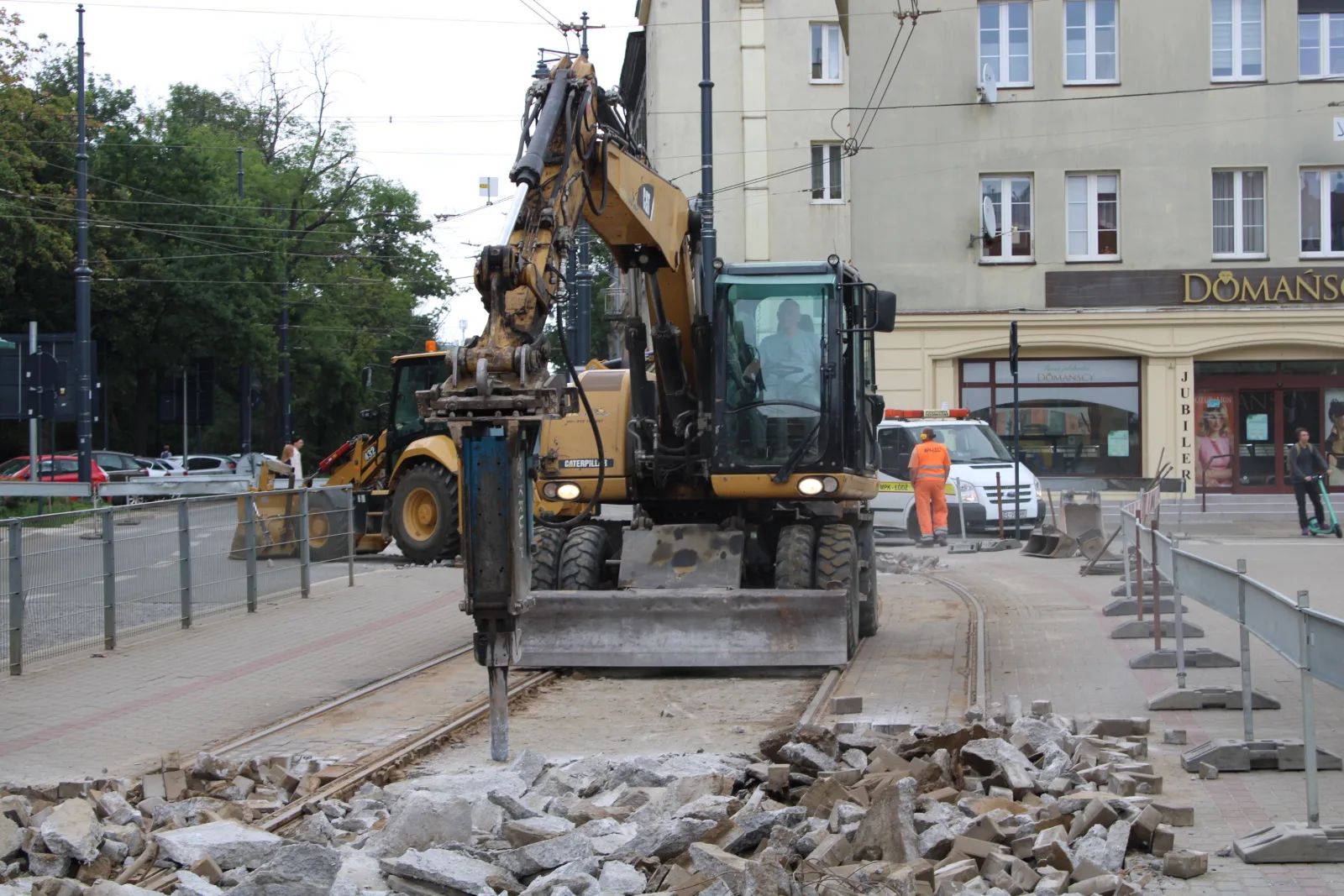 Tramwaje zniknęły z Piotrkowskiej. Rusza duży remont torów – zdjęcie 1