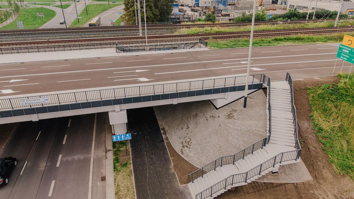 Po roku objazdów Maratońska znów łączy Retkinię. Wiadukt otwarty – zdjęcie 2