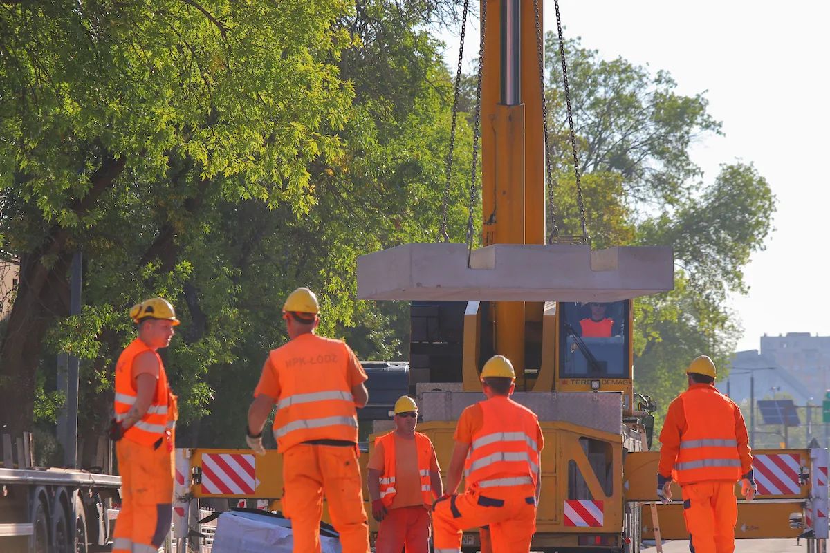 Pierwsze szyny już na Broniewskiego. Tramwaje dopiero w 2028 roku – zdjęcie 3
