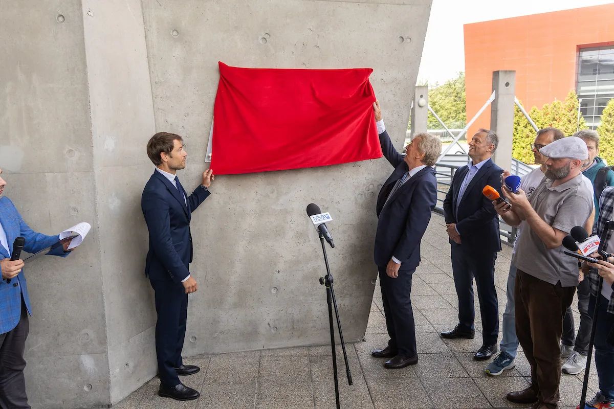 Boniek ma swoją tablicę przy Atlas Arenie – zdjęcie 2