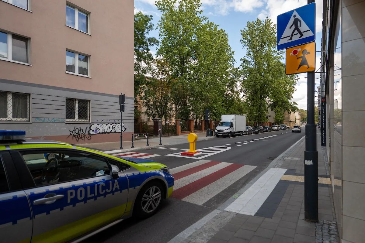 Przy szkołach poprawili oznakowanie. Na Wigury nowe przejście – zdjęcie 2