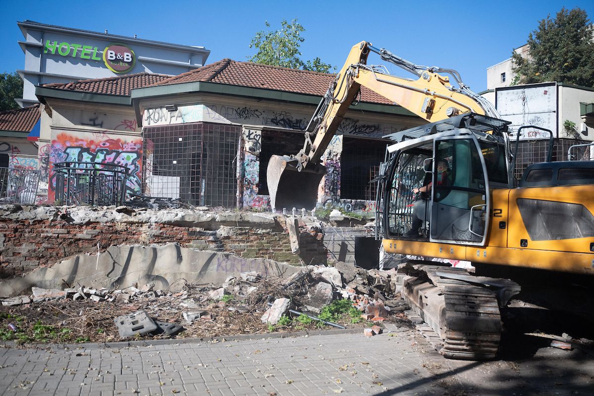 Znika dawna Pizza Hut. W Pasażu Rubinsteina ruszyła przebudowa – zdjęcie 6