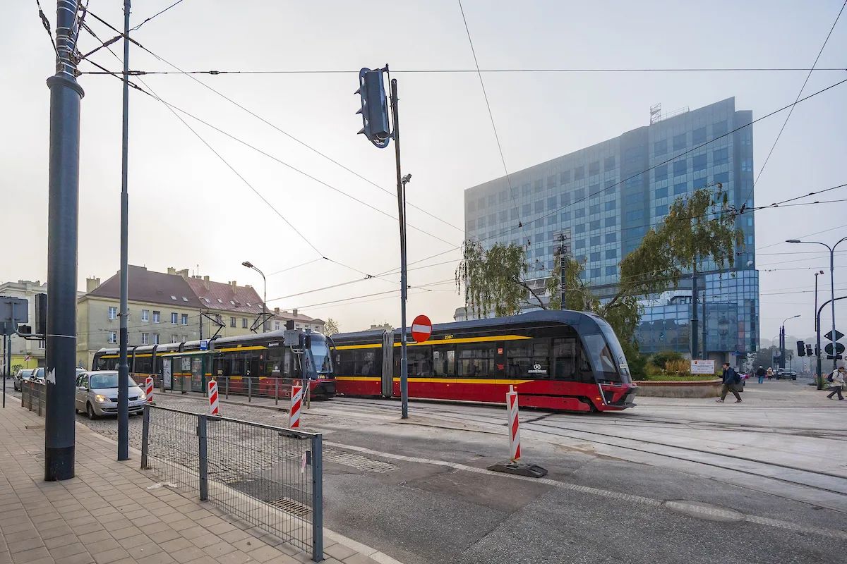 Tramwaje wróciły na plac Reymonta. Pięć linii znów jedzie Piotrkowską – zdjęcie 2