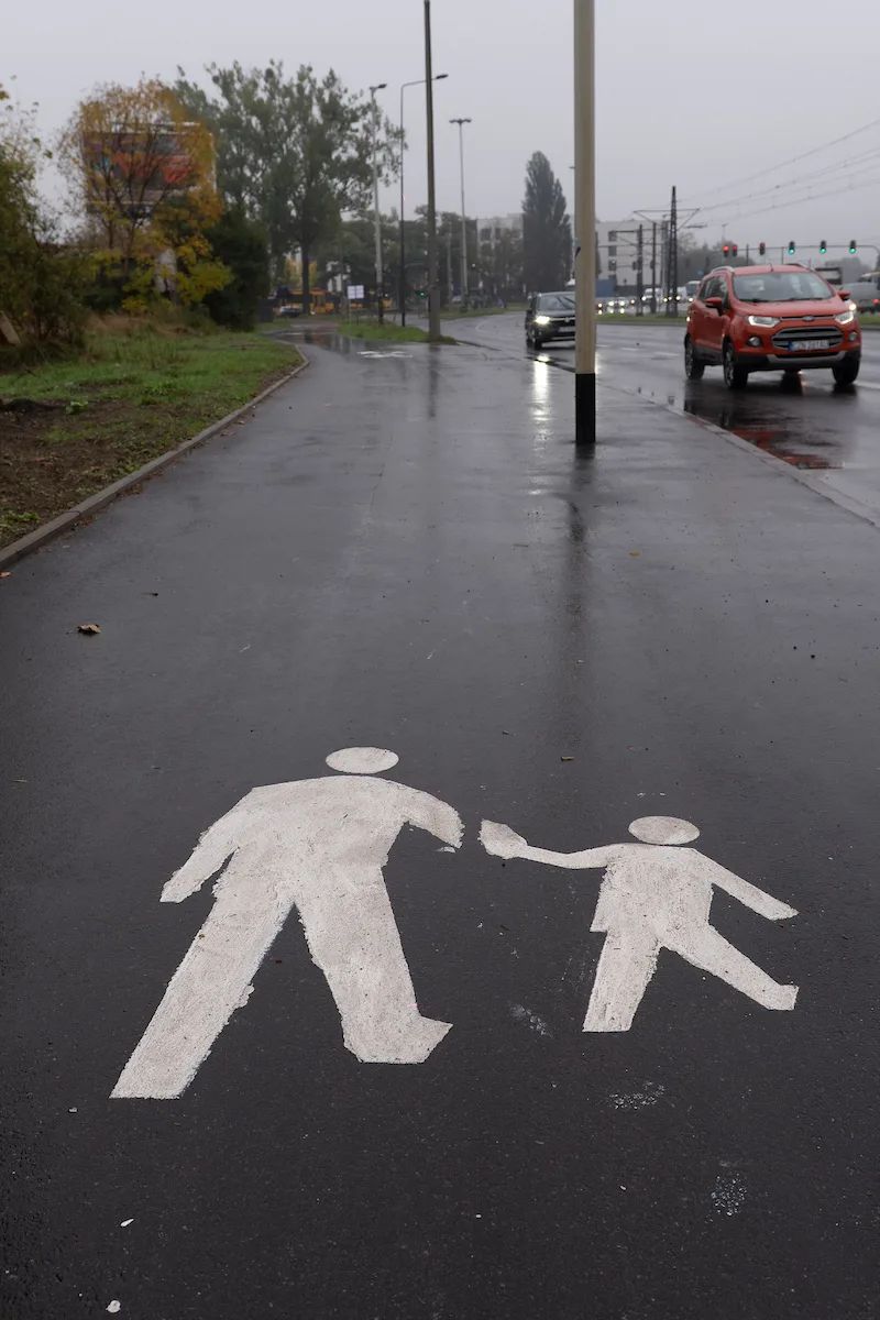 Rowerowa metamorfoza al. Włókniarzy. Pierwszy etap gotowy – zdjęcie 1