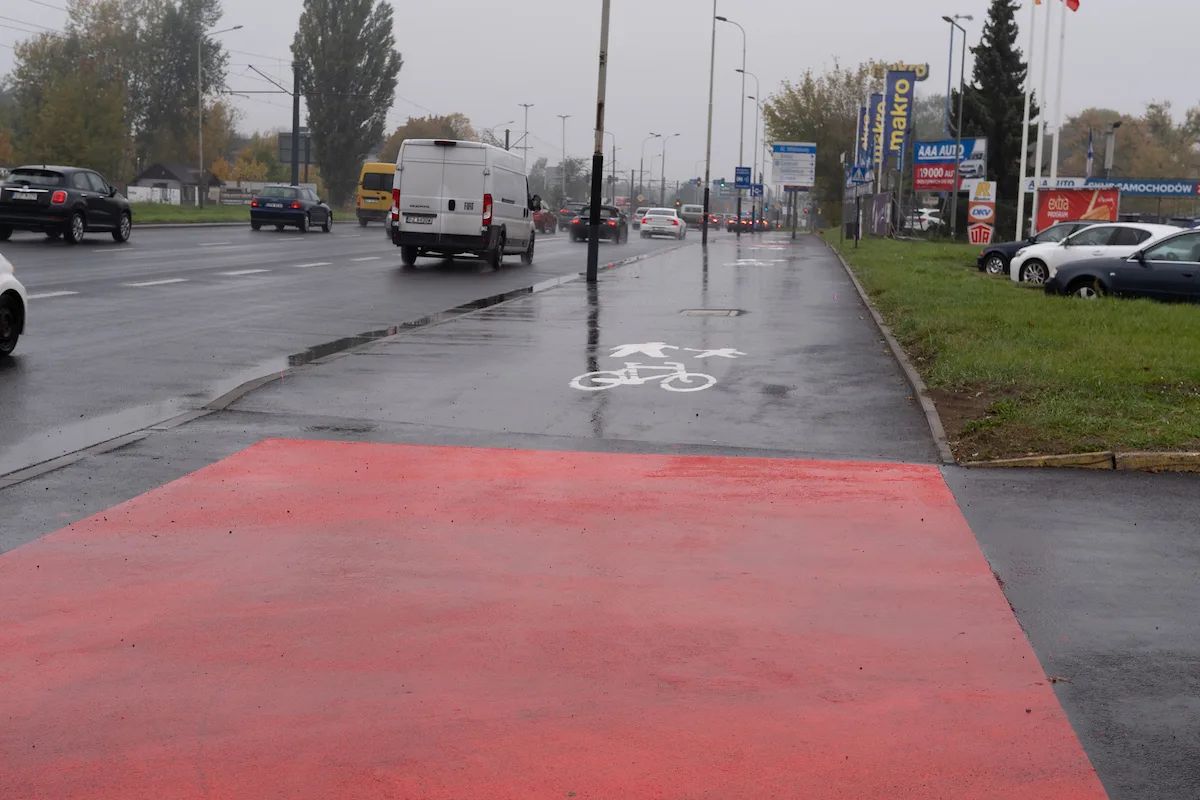 Rowerowa metamorfoza al. Włókniarzy. Pierwszy etap gotowy – zdjęcie 4