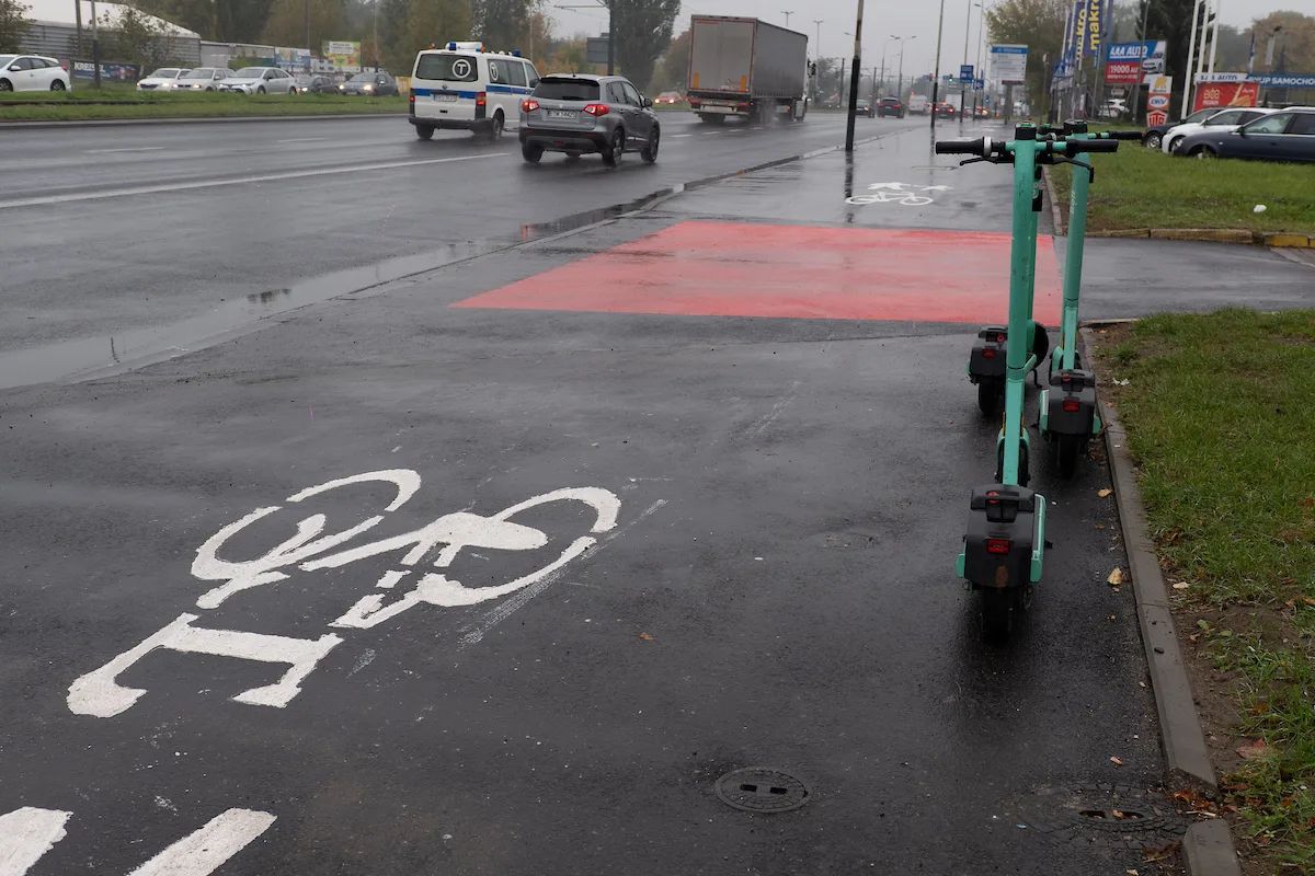 Rowerowa metamorfoza al. Włókniarzy. Pierwszy etap gotowy – zdjęcie 5