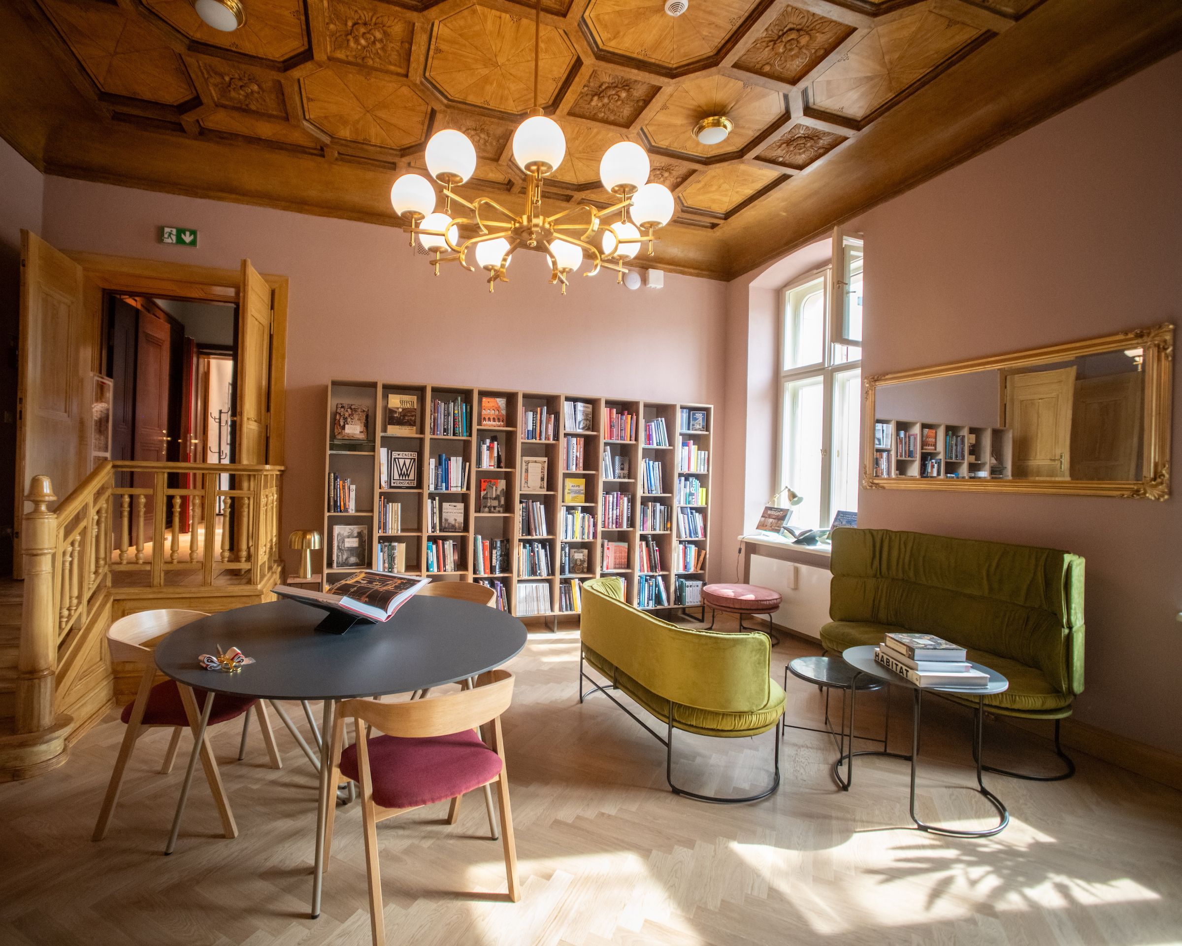 Wnętrze Biblioteki Secesja w Łodzi