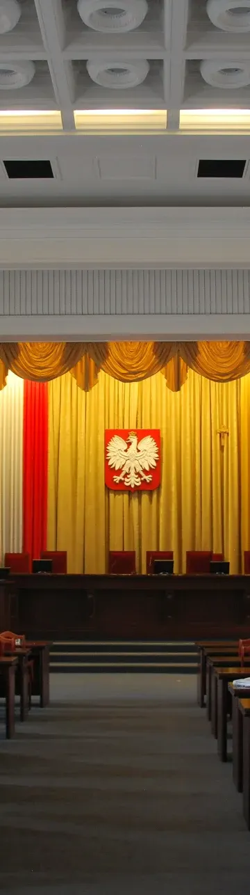 Łódzcy radni chcą zakazu „małpek". Apel poszedł do Warszawy