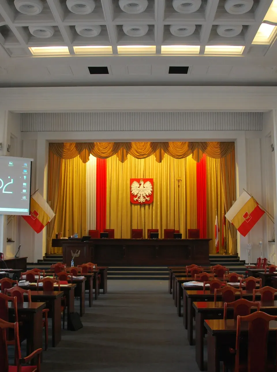 Łódzcy radni chcą zakazu „małpek". Apel poszedł do Warszawy