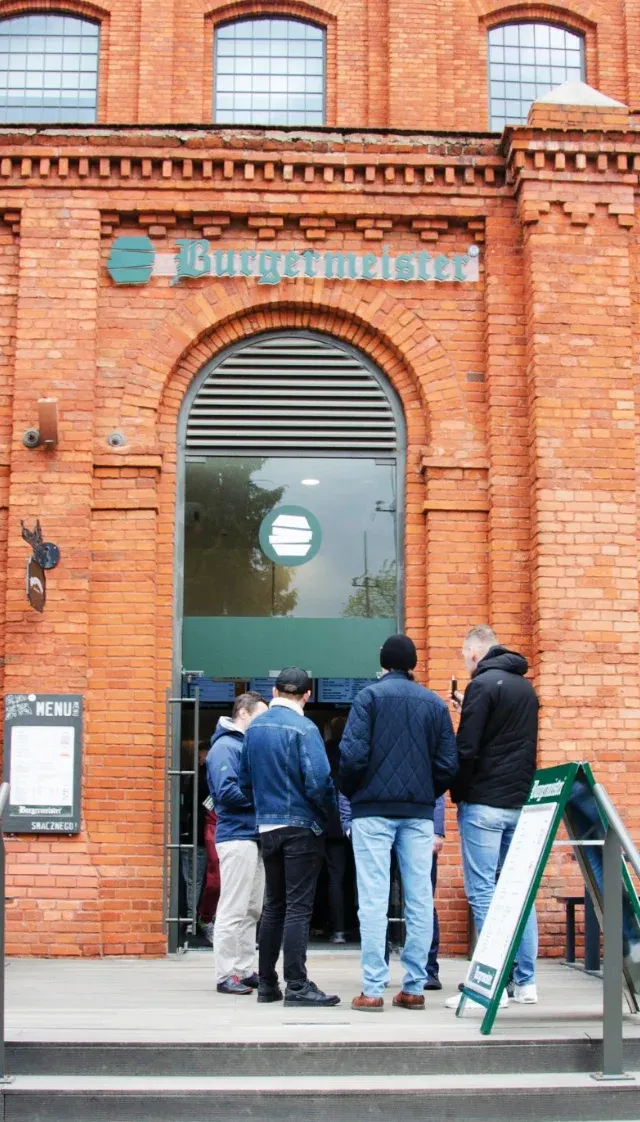 Kultowy burger z Berlina w Łodzi. Wybrali rynek Manufaktury