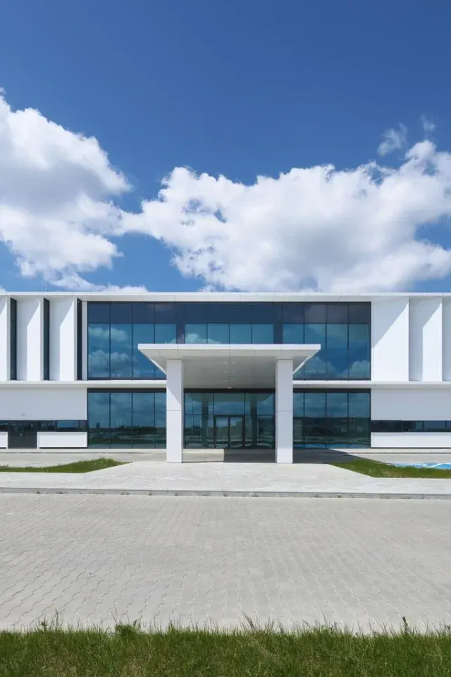 Pod Łodzią powstała fabryka pomp ciepła. Inwestycja za 300 mln euro