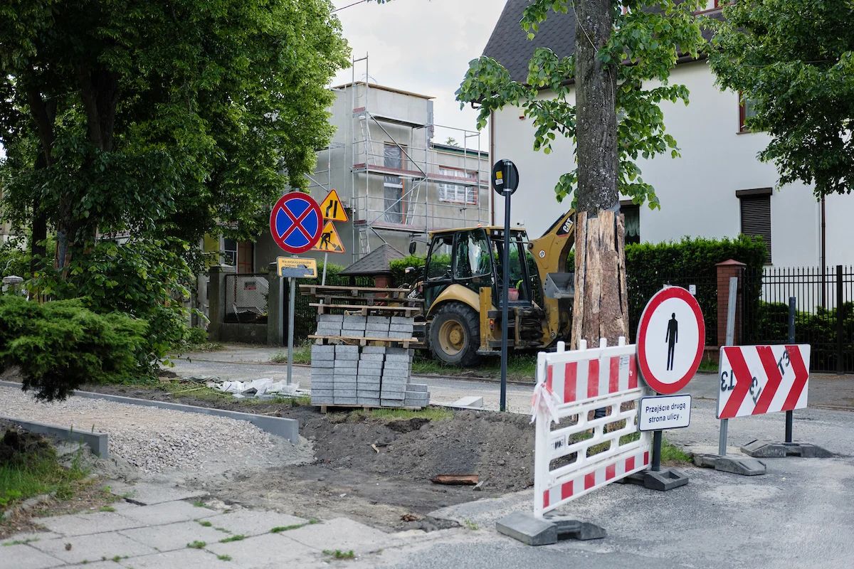 Kolejny remont na Radiostacji. Drogowcy wchodzą na Tkacką