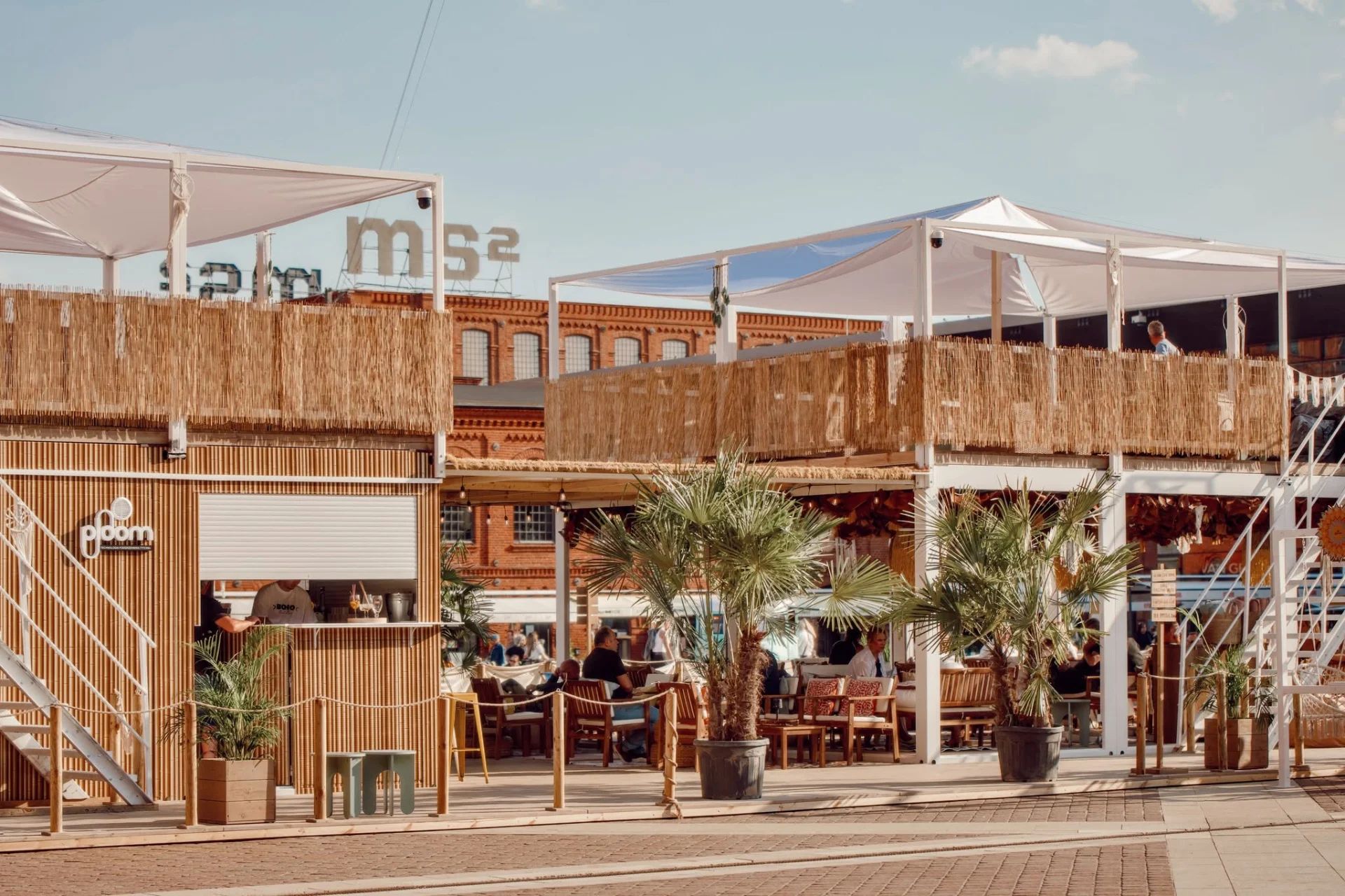 Beach bar w Manufakturze już otwarty. W nowym klimacie i z atrakcjami