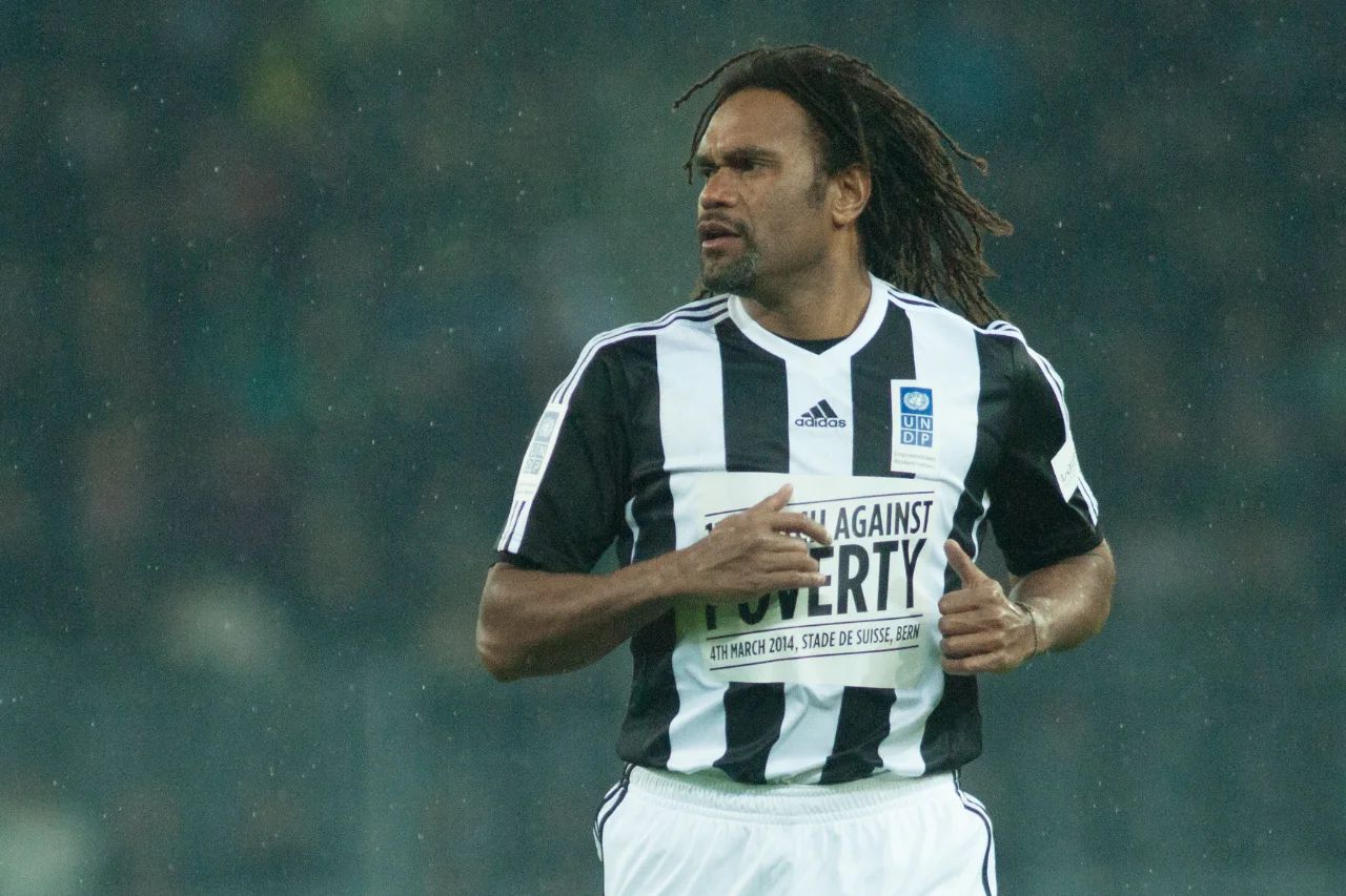 Kolejne legendy zagrają w Łodzi. Karembeu i Govou na boisku