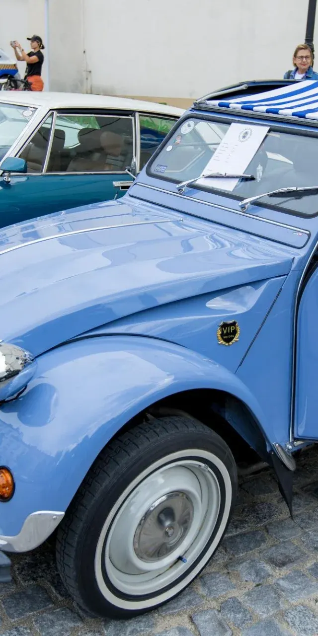 Ponad 50 zabytkowych Citroënów przyjedzie do Manufaktury