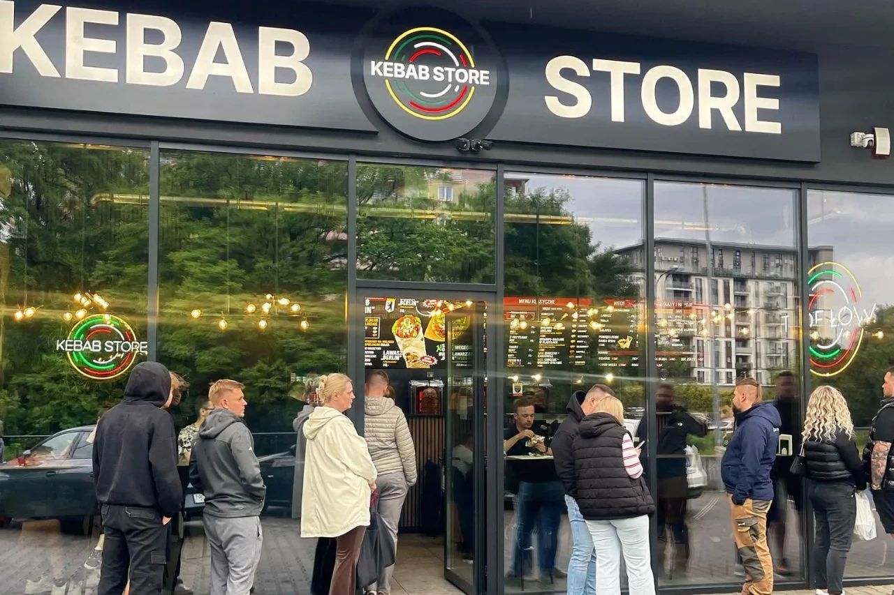 Książulo skrytykował łódzki kebab. Teraz ustawiają się kolejki