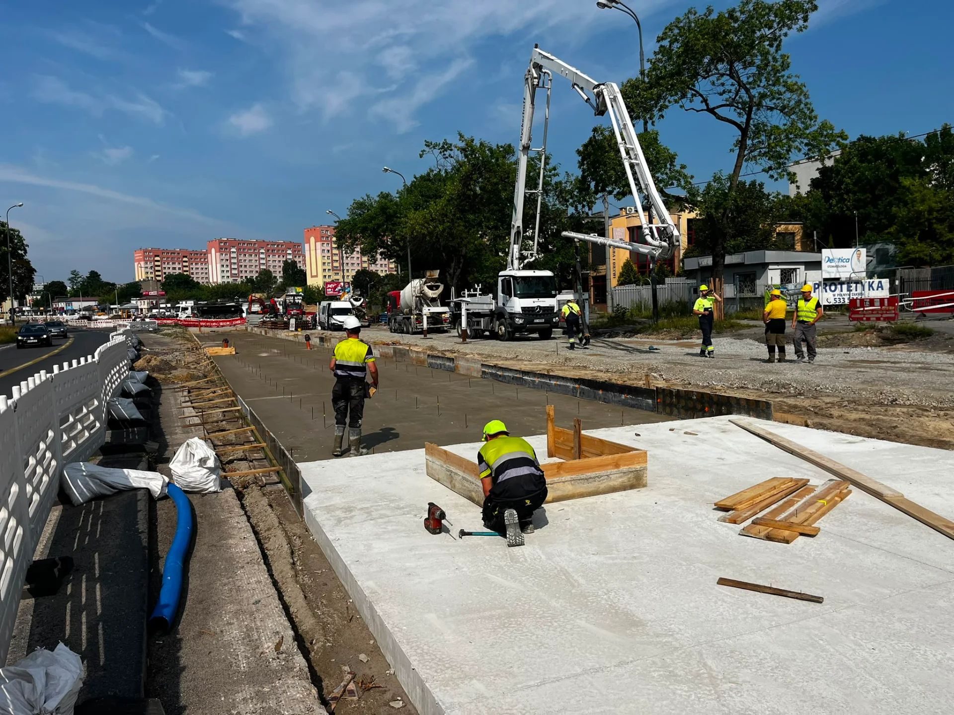 Szyny coraz bliżej, tramwaje wciąż daleko. Po Broniewskiego ruszą w 2028 roku