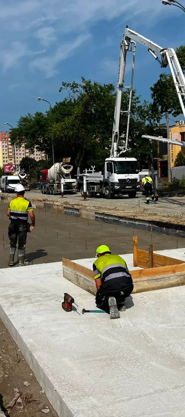 Szyny coraz bliżej, tramwaje wciąż daleko. Po Broniewskiego ruszą w 2028 roku