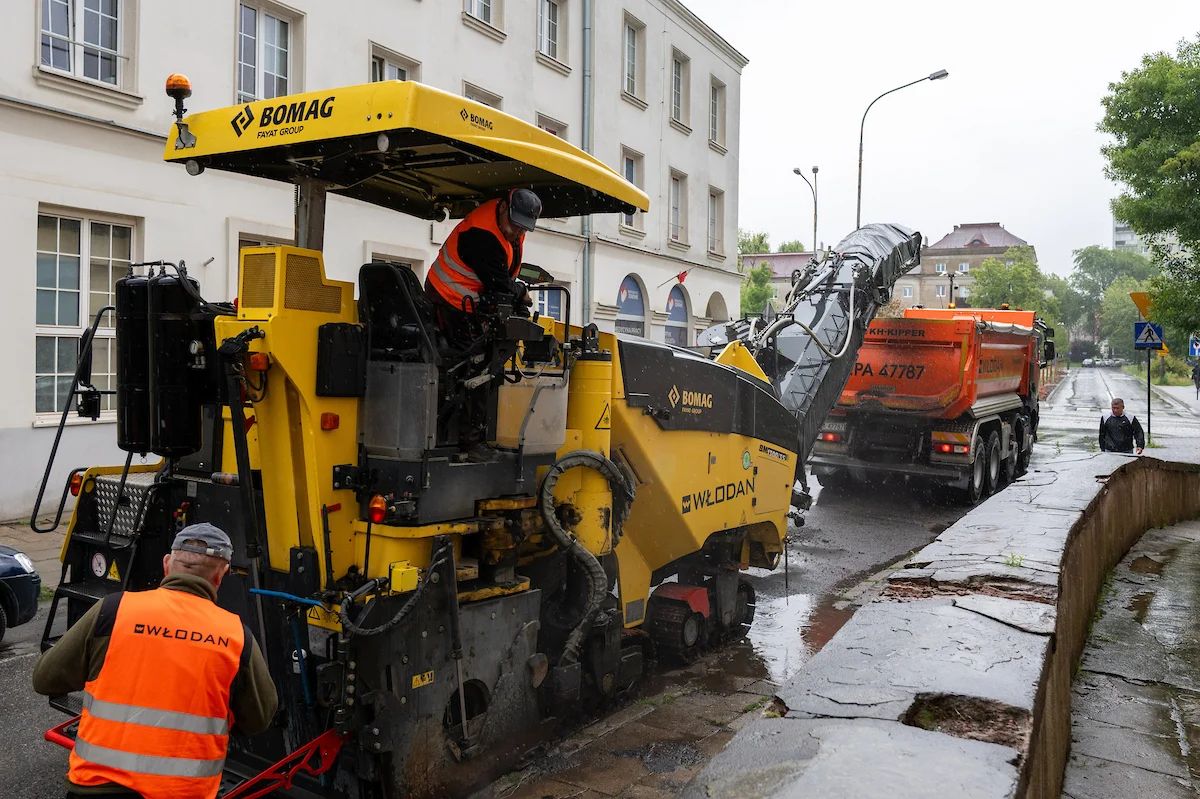 Ruszył remont ulicy Podrzecznej. Będą parkingi i więcej zieleni
