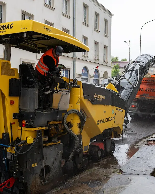 Ruszył remont ulicy Podrzecznej. Będą parkingi i więcej zieleni