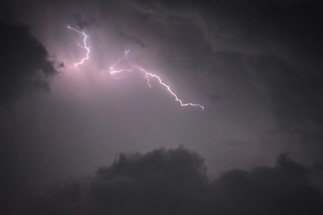 Nad Łódź nadciąga kolejna gwałtowna noc. Jest alert IMGW
