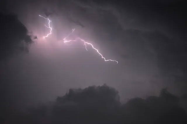 Nad Łódź nadciąga kolejna gwałtowna noc. Jest alert IMGW