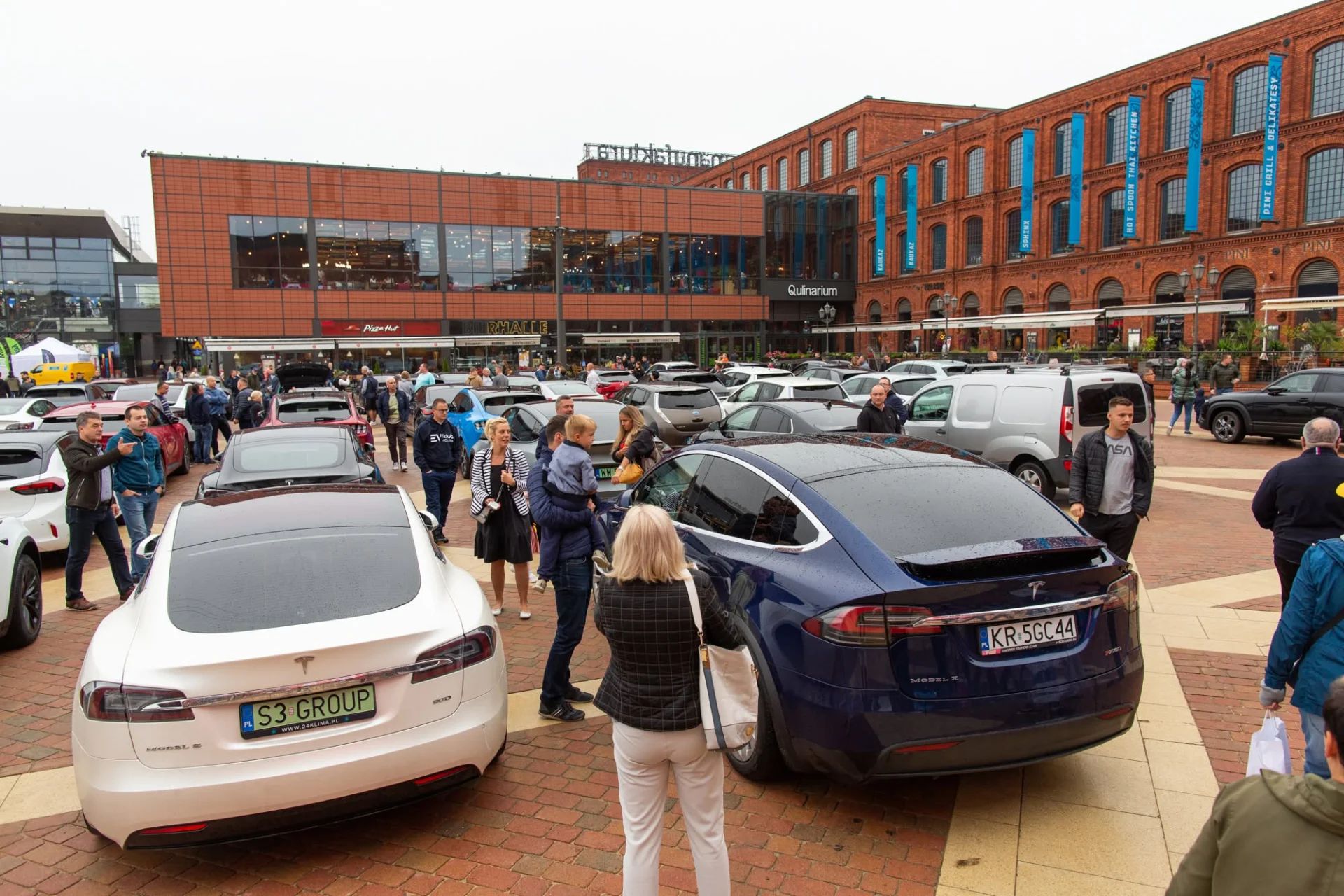 Ponad 50 elektryków w Manufakturze. Będzie można ruszyć w miasto