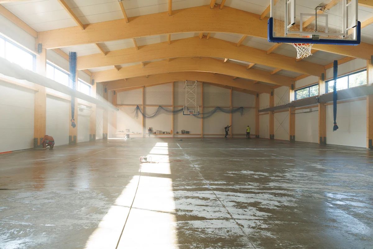 Hale Olimpia rosną przy łódzkich szkołach. Sześć obiektów gotowych jesienią