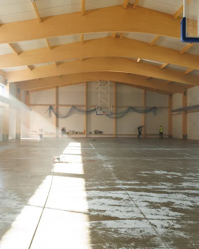 Hale Olimpia rosną przy łódzkich szkołach. Sześć obiektów gotowych jesienią
