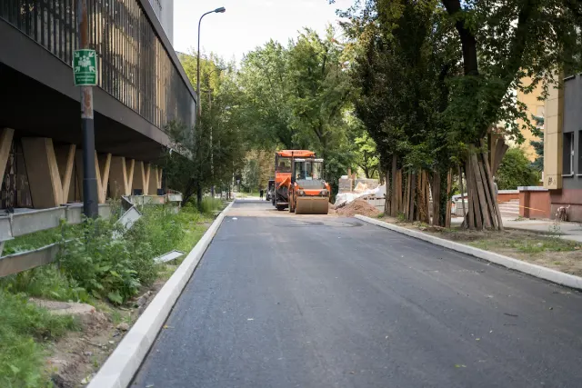 Remont POW na finiszu. Ulica dostaje nową nawierzchnię