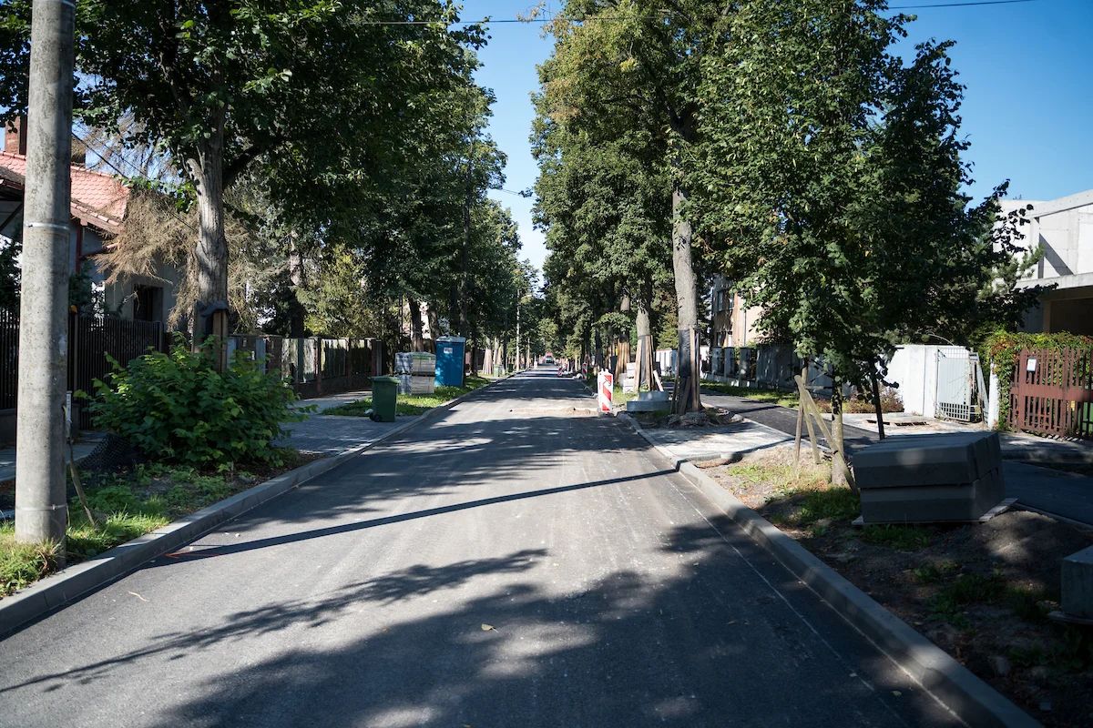 Tkacka o krok od otwarcia. Została ostatnia warstwa asfaltu
