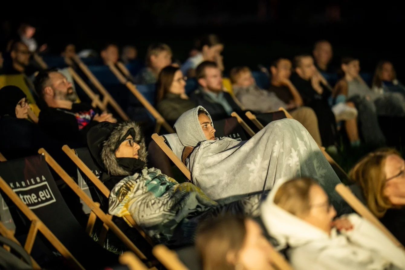 Polówka zostaje na wrzesień. Kino plenerowe gra dalej w Łodzi