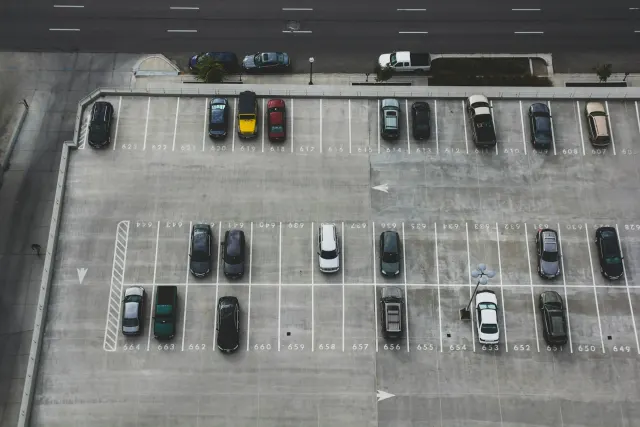 Parking w centrum od 52 gr/h. Nowe abonamenty od 15 września