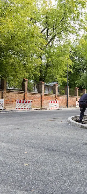 Kniaziewicza znów przejezdna. Remont jeszcze się nie skończył